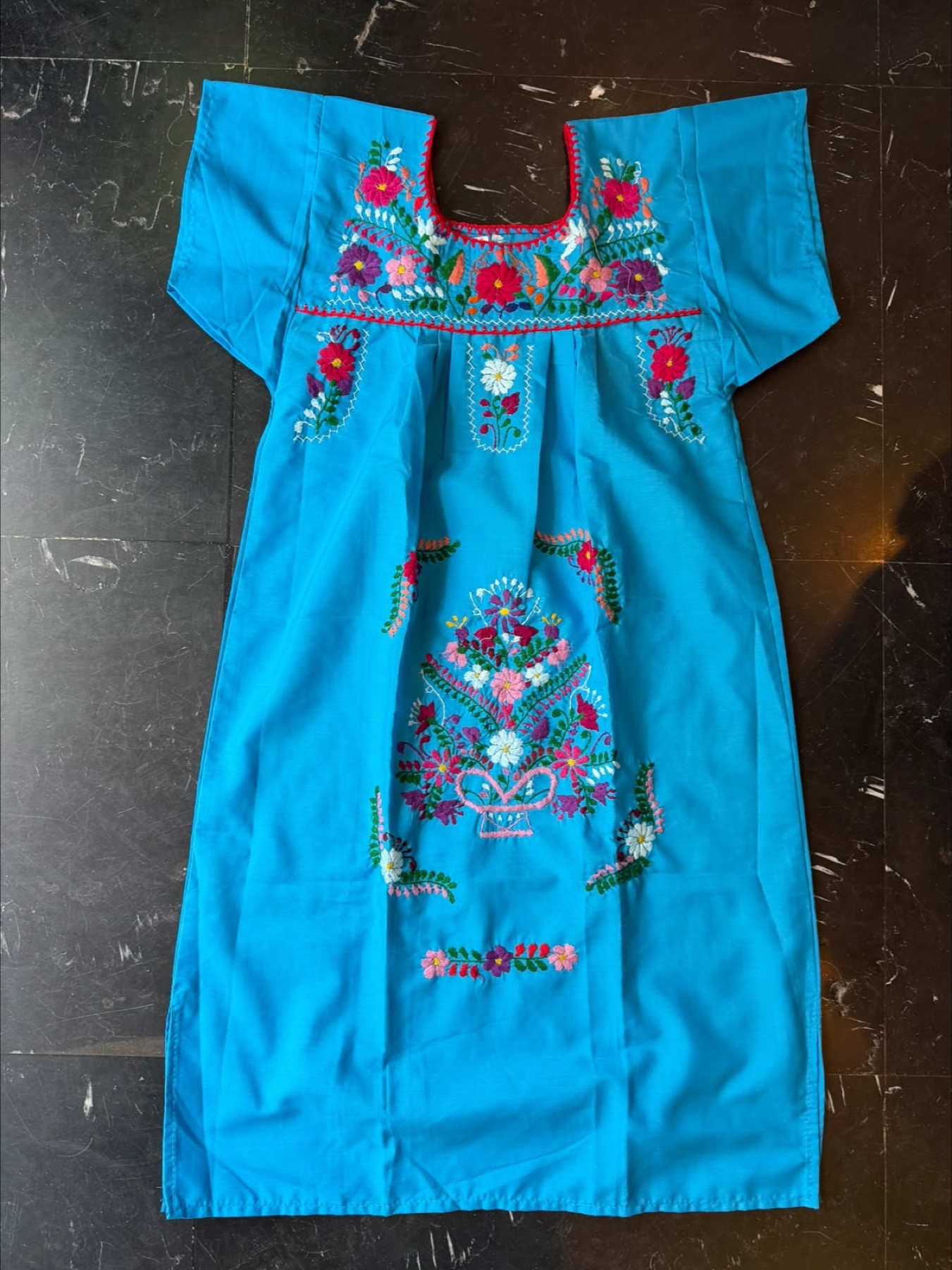 Vestido niña bordado · Tallas disponibles: 1, 2, 3, 4, 6, 8, 10 y 12 · Color: según foto